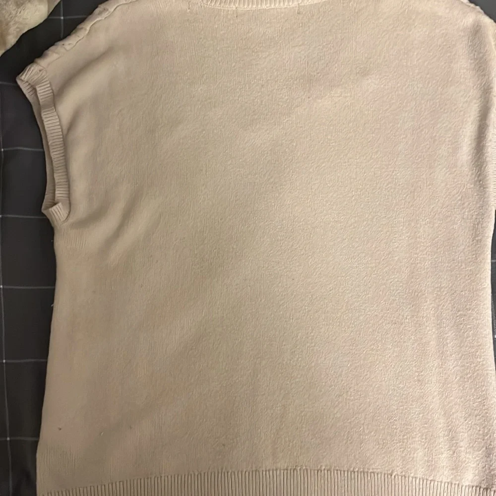 Cream sweater vest - Picture 2 of 2